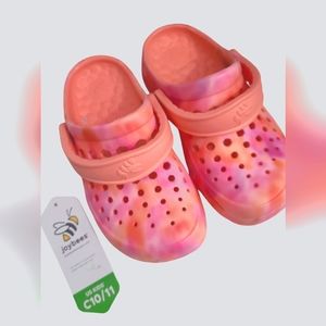 Toddler/kids size 10/11 Clogs. Similar to Crocs.